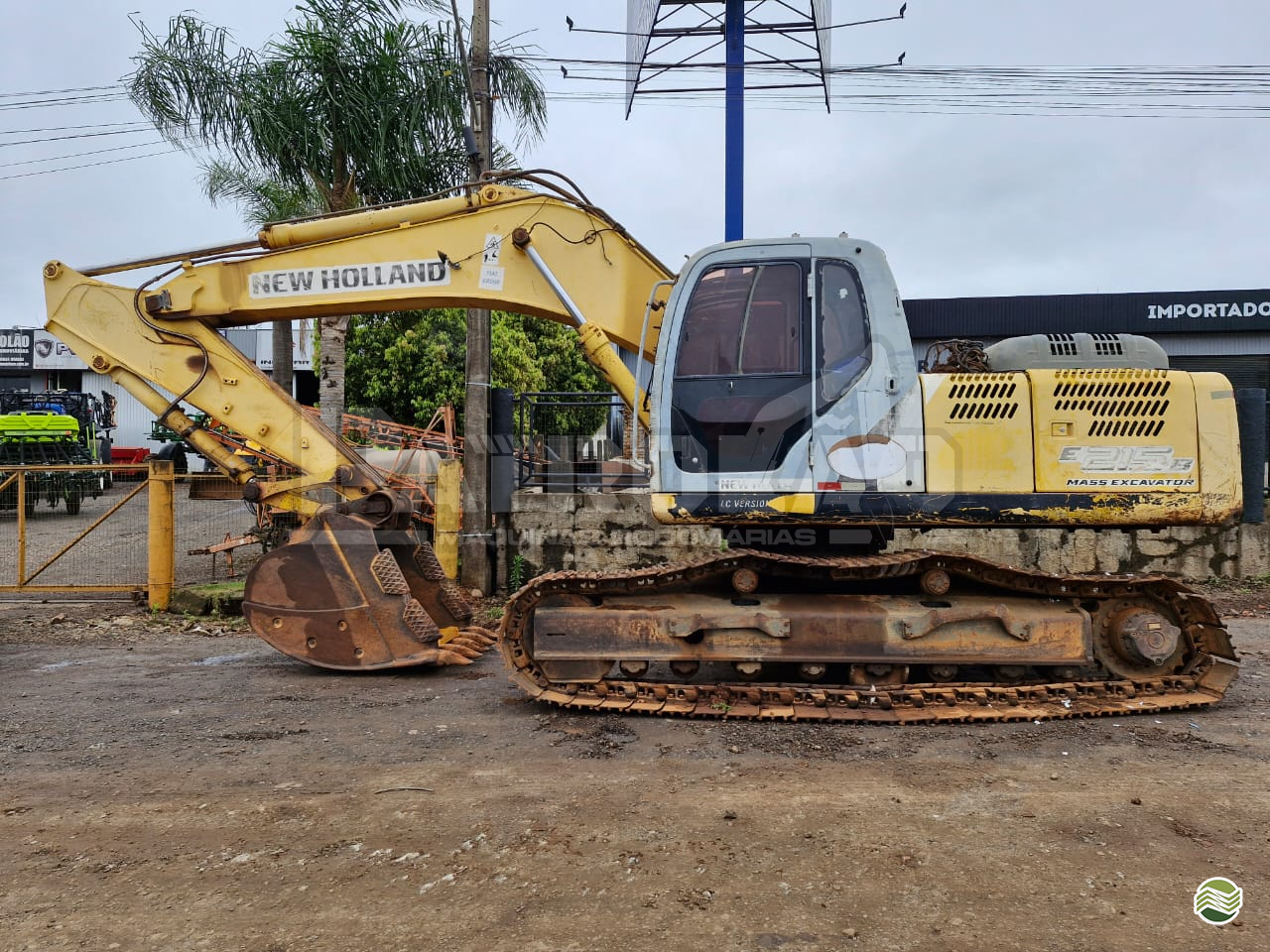 ESCAVADEIRA NEW HOLLAND E215B Patrolão Máquinas MARAVILHA SANTA CATARINA SC